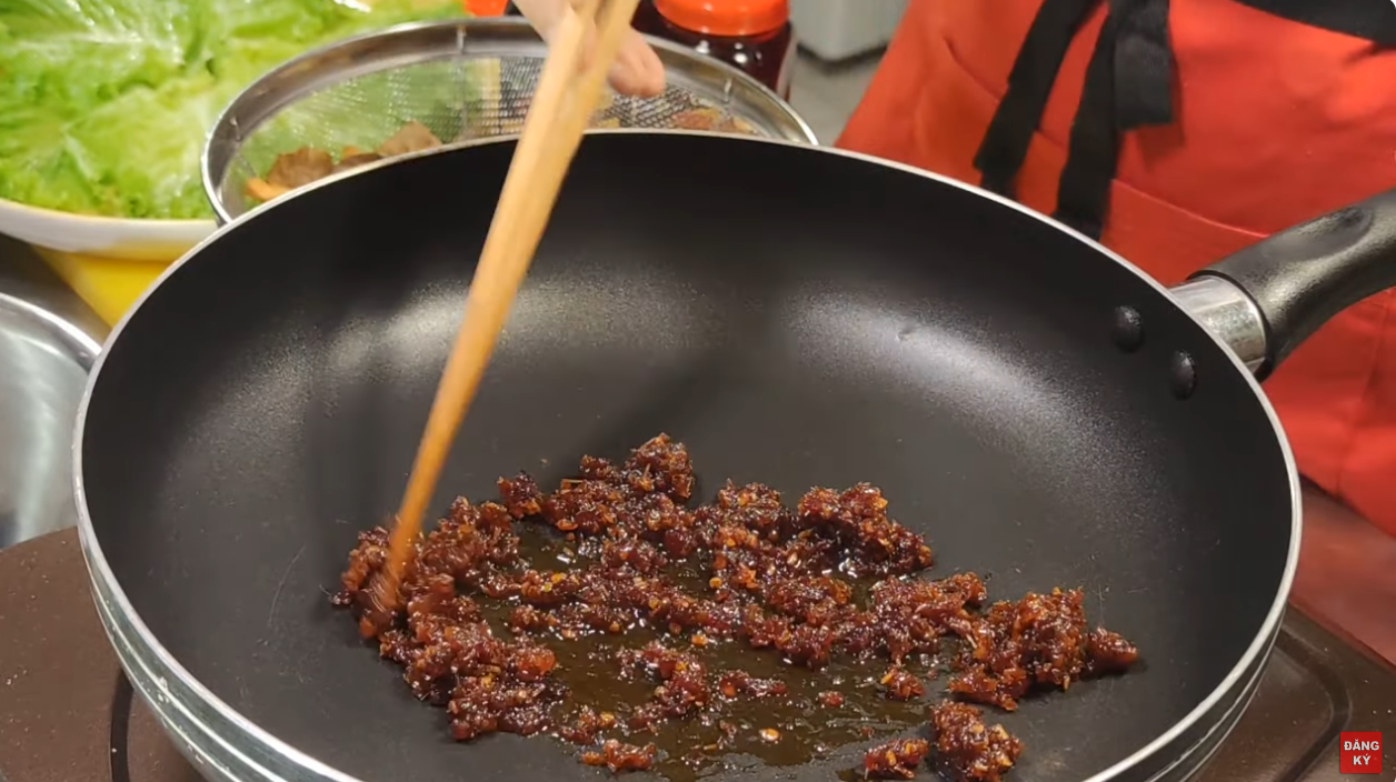 nấm xào sa tế